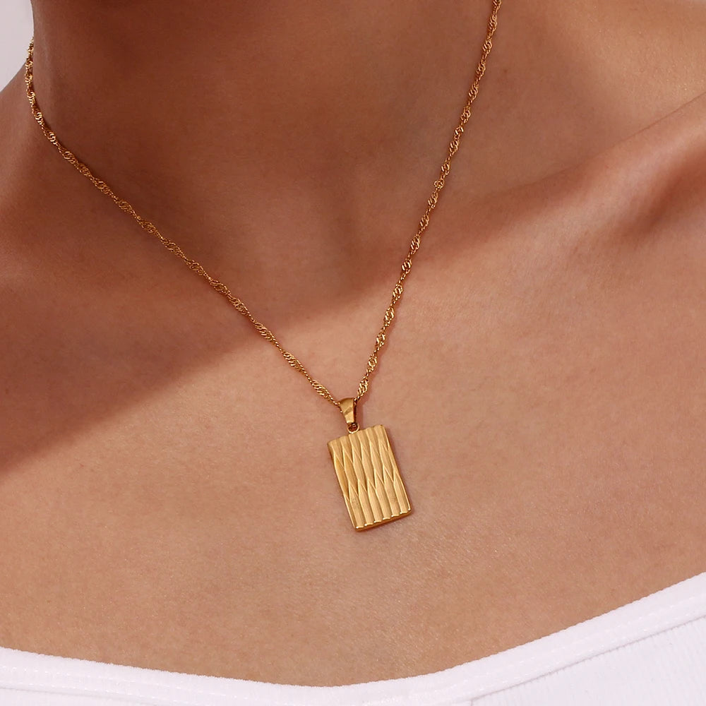 Elegant 18k Gold Necklace with Rectangular Pendant – Waterproof and Hypoallergenic 4