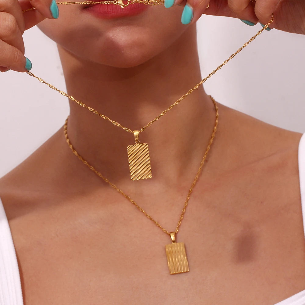 Elegant 18k Gold Necklace with Rectangular Pendant – Waterproof and Hypoallergenic 5
