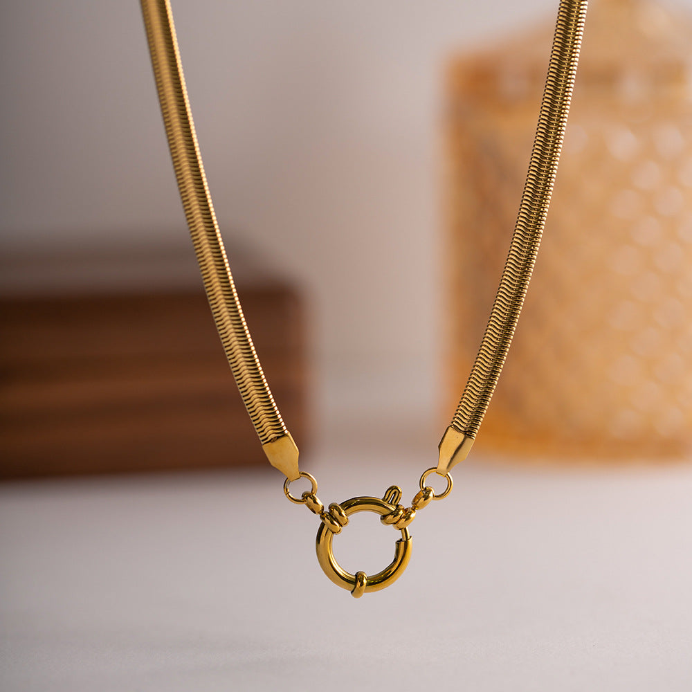 Elegant 18k Gold Necklace with Round Pendant – Waterproof Snake Chain Necklace for Women, Hypoallergenic and Skin-Friendly 2