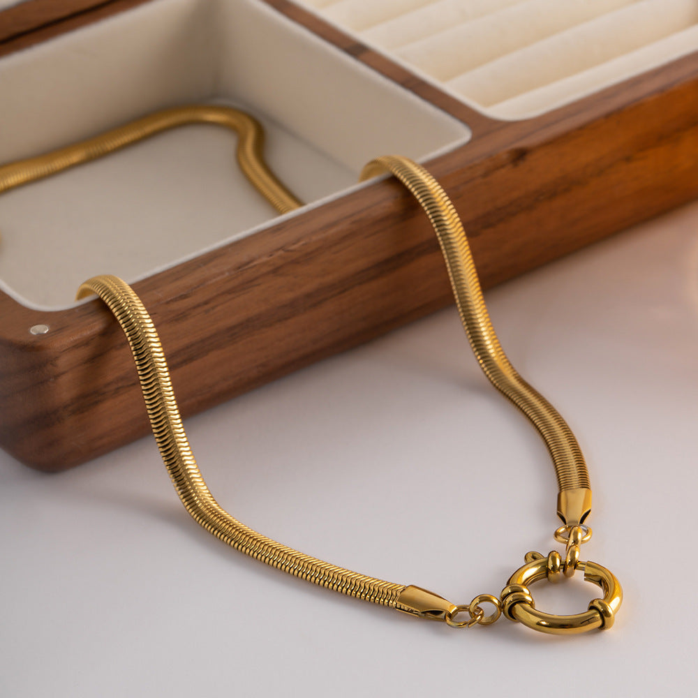 Elegant 18k Gold Necklace with Round Pendant – Waterproof Snake Chain Necklace for Women, Hypoallergenic and Skin-Friendly 3