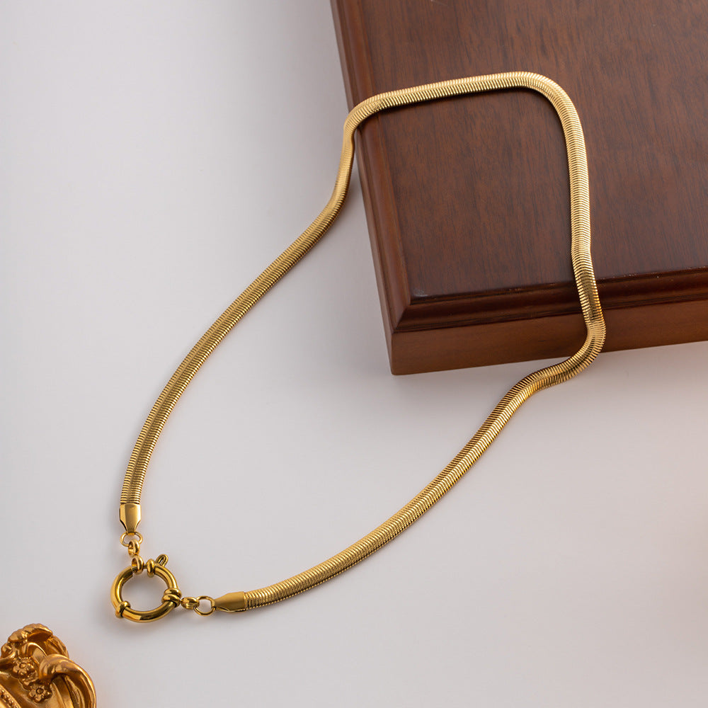 Elegant 18k Gold Necklace with Round Pendant – Waterproof Snake Chain Necklace for Women, Hypoallergenic and Skin-Friendly 4