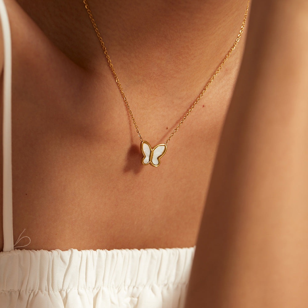 Elegant Butterfly Pendant Necklace with Mother of Pearl and Freshwater Pearls – Hypoallergenic Gold-Plated Jewelry for Women 2