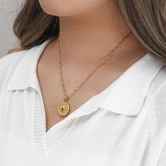 Elegant Compass Necklace in 18k Gold-Plated Stainless Steel – Waterproof, Hypoallergenic, Adjustable Chain 18 + 2 Extension 1