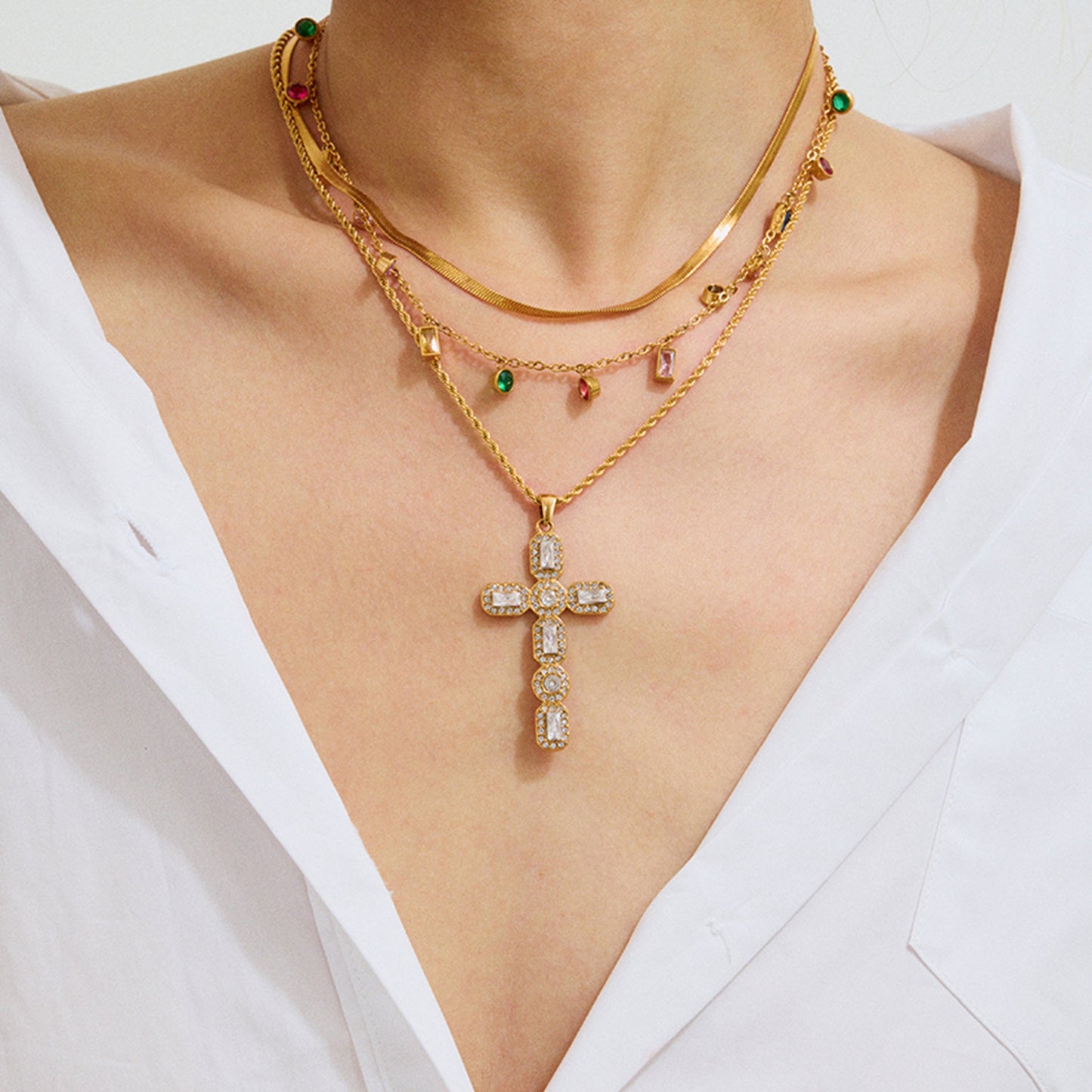 Elegant Diamond Cross Necklace in 18k Gold Plating – Hypoallergenic, Waterproof, Perfect for Layering 2