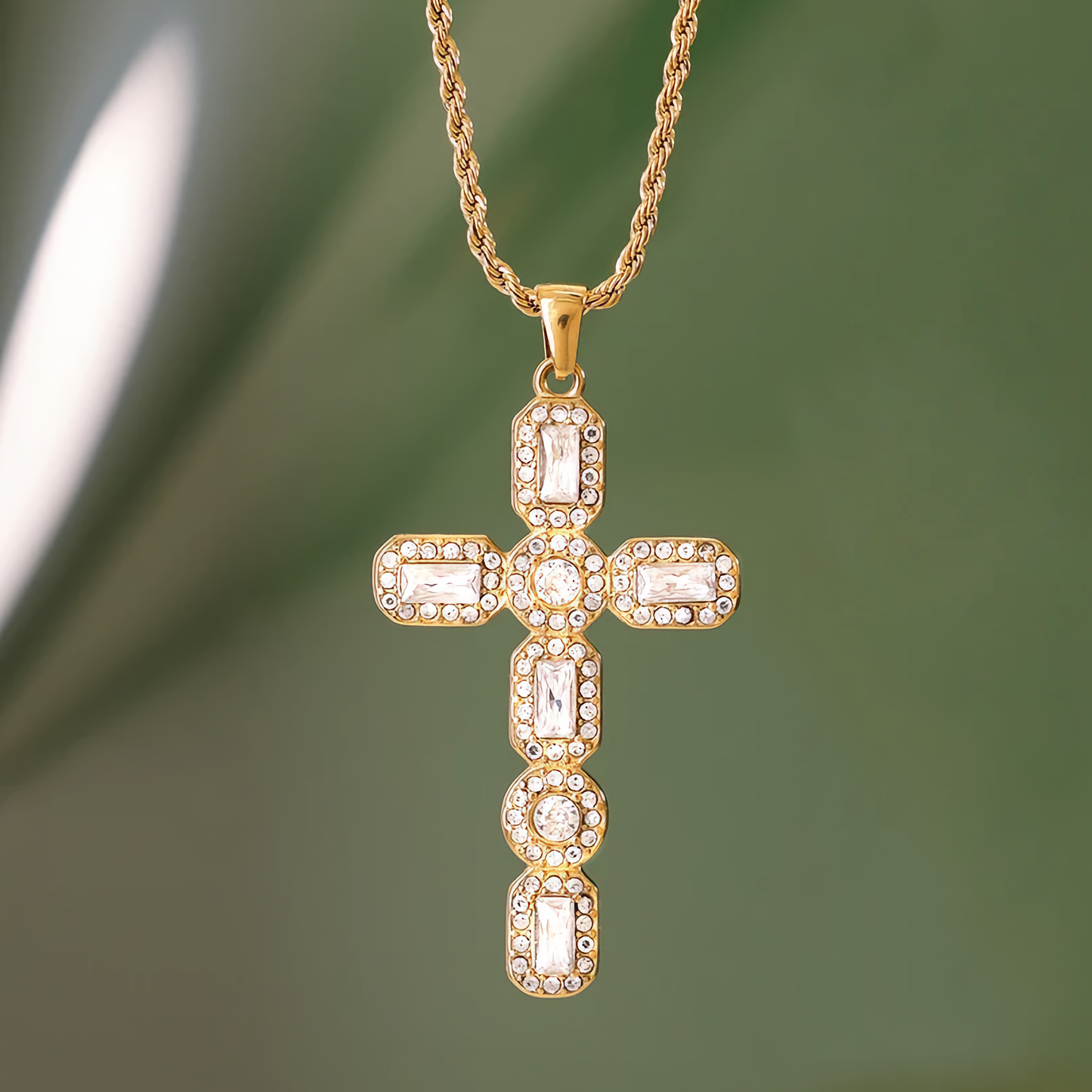 Elegant Diamond Cross Necklace in 18k Gold Plating – Hypoallergenic, Waterproof, Perfect for Layering 6