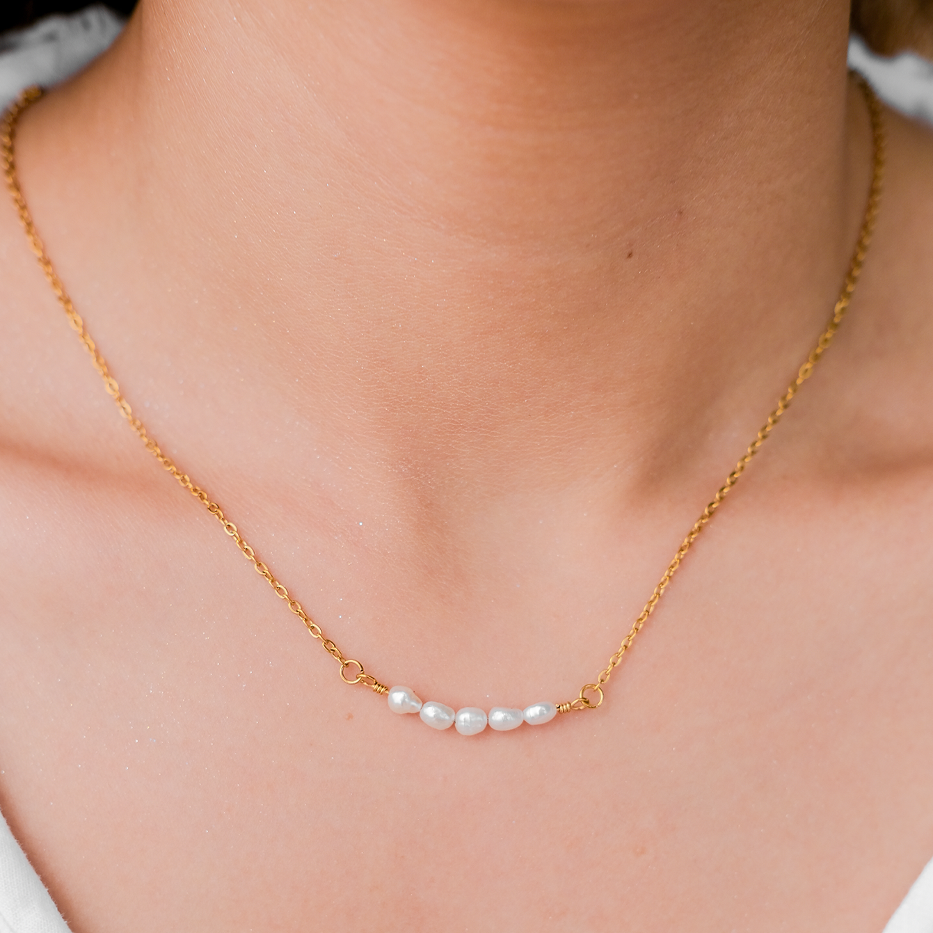 Elegant Freshwater Pearl Gold Necklace – 18k Gold Plated, Hypoallergenic, 17-Inch Length 2