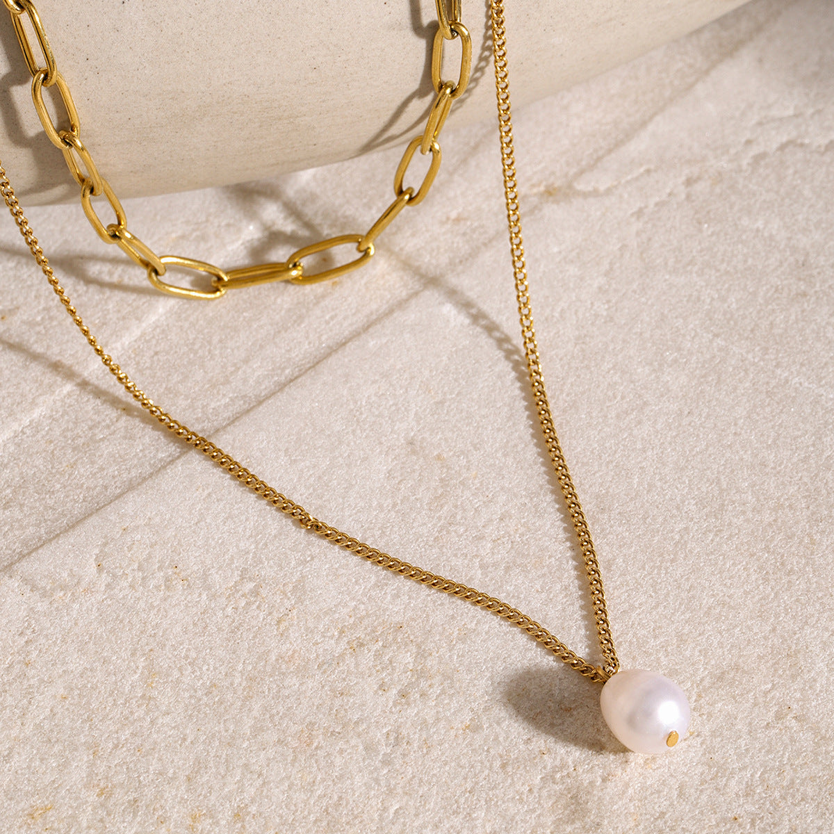 Elegant Freshwater Pearl Necklace with 18k Gold-Plated Paperclip Chain – Waterproof and Hypoallergenic Design for Women 2
