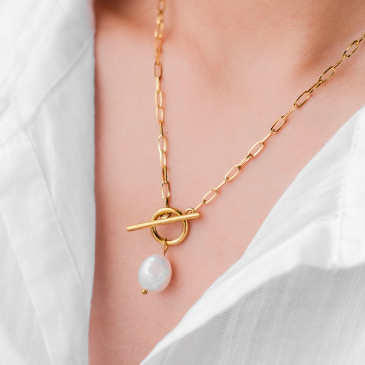 Elegant Freshwater Pearl Necklace with Waterproof Gold Chain – 17 Inches, Hypoallergenic and Skin-Friendly 1