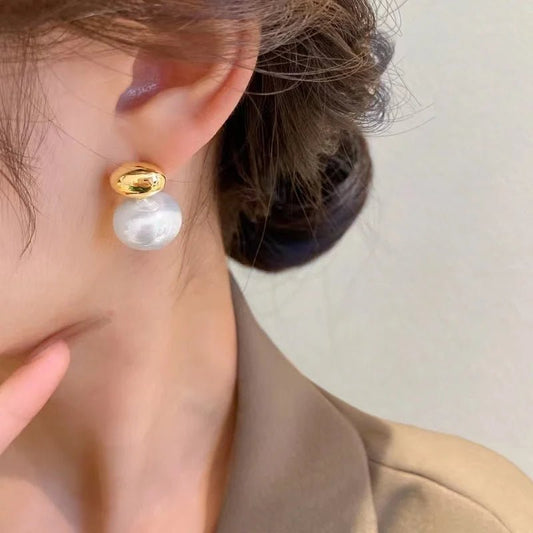 Elegant Gold Accented Pearl Stud Earrings – Timeless Design for Any Occasion 0