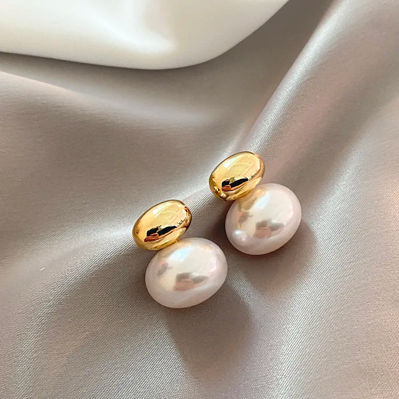 Elegant Gold Accented Pearl Stud Earrings – Timeless Design for Any Occasion 3