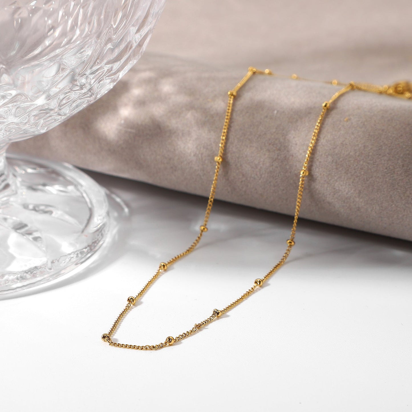 Elegant Gold Chain Necklace with Delicate Beads – 18k Gold-Plated Stainless Steel 4