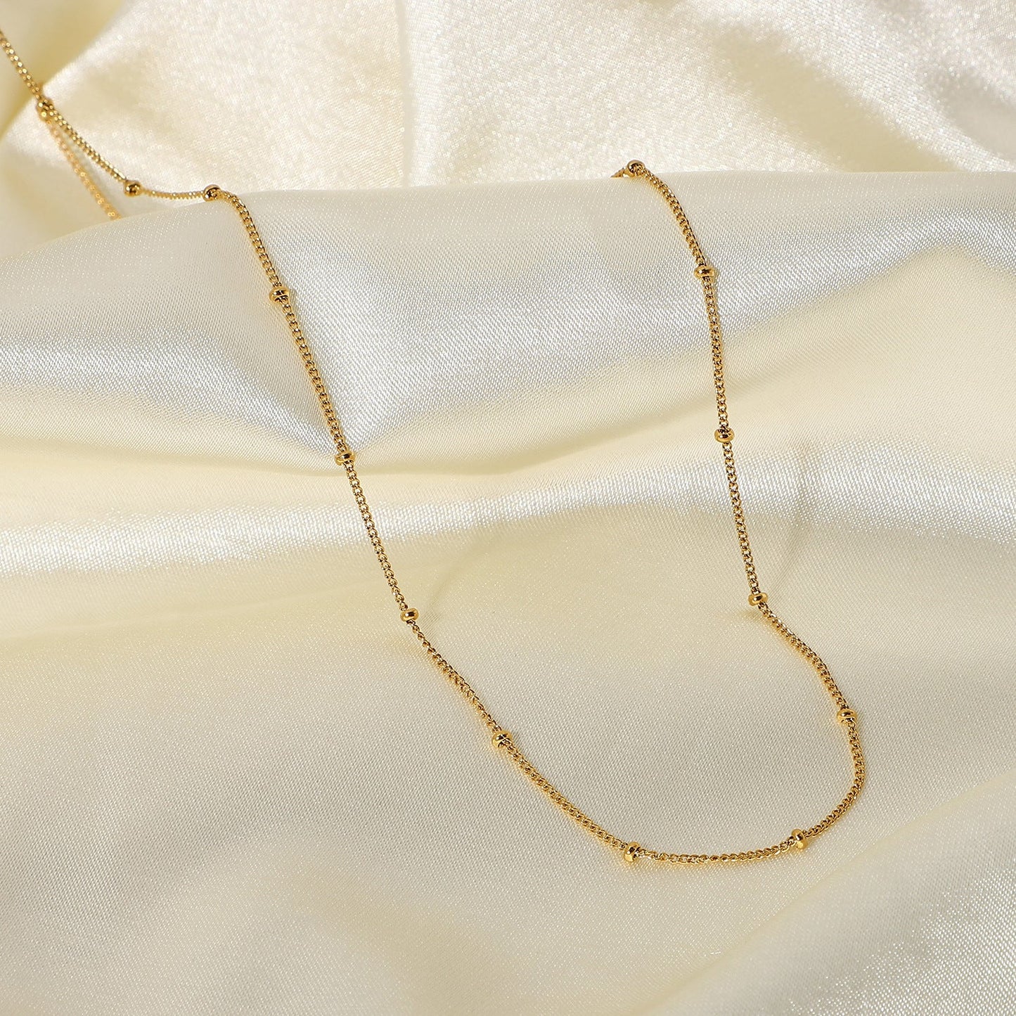 Elegant Gold Chain Necklace with Delicate Beads – 18k Gold-Plated Stainless Steel 5