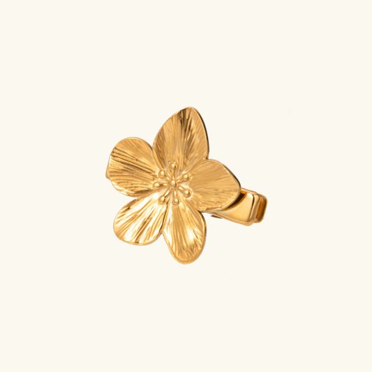 Elegant Gold Hair Clip with Sculpted Petal Design – Waterproof and Hypoallergenic 0