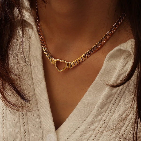 Elegant Gold Heart Choker Necklace – Minimalist 17-Inch Design, Hypoallergenic Stainless Steel with Extension 2
