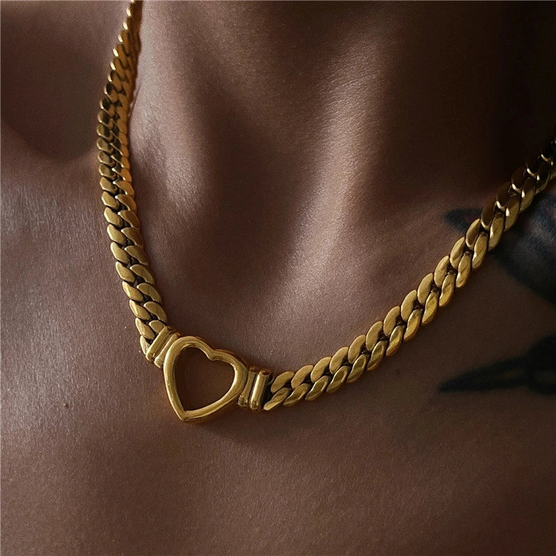 Elegant Gold Heart Choker Necklace – Minimalist 17-Inch Design, Hypoallergenic Stainless Steel with Extension 5