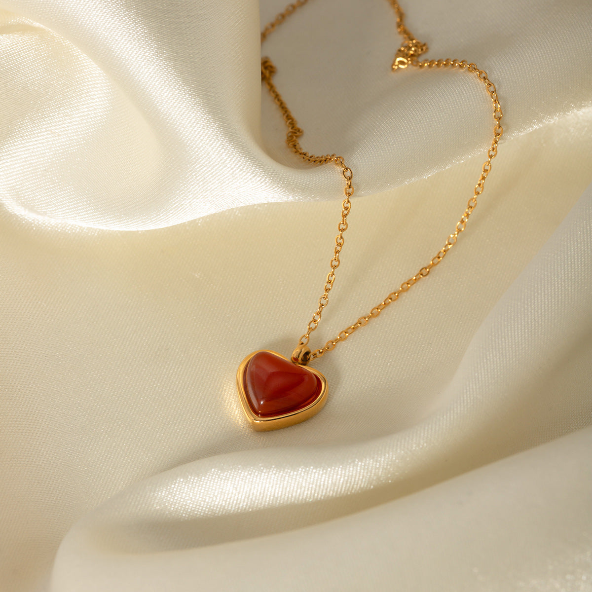 Elegant Gold Heart Necklace with 18k Gold Chain – Minimalist Design for Layering, Hypoallergenic and Water Resistant 3