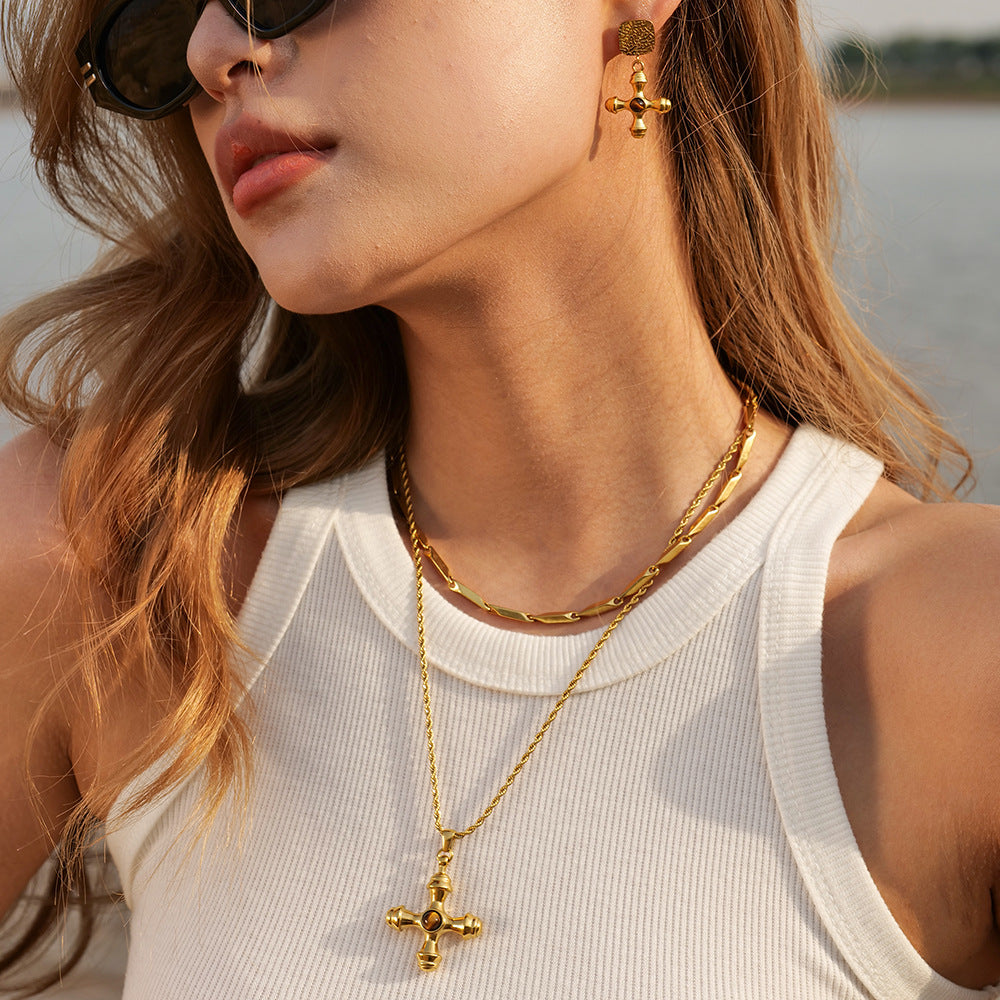 Elegant Gold Necklace with Diamond Pendant – 18k Stainless Steel-Plated Jewelry for Women 3