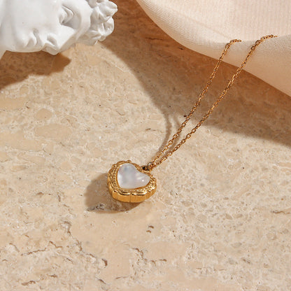 Elegant Heart-Shaped Pearl Necklace with 18K Gold Plating – Hypoallergenic and Water Resistant 2
