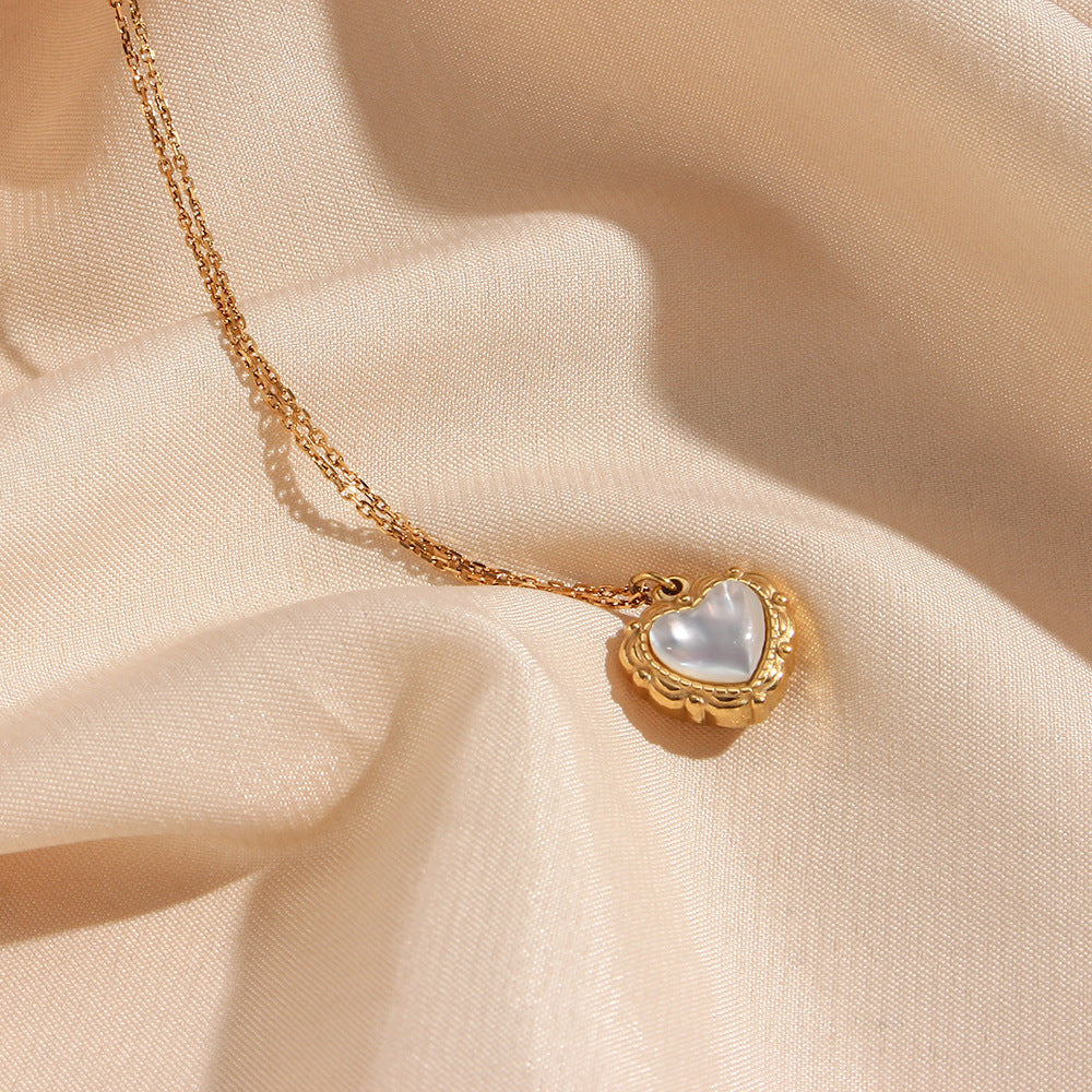 Elegant Heart-Shaped Pearl Necklace with 18K Gold Plating – Hypoallergenic and Water Resistant 3