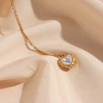 Elegant Heart-Shaped Pearl Necklace with 18K Gold Plating – Hypoallergenic and Water Resistant 3