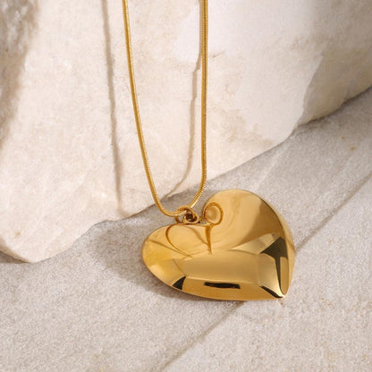 Elegant Heart Pendant Necklace – Hypoallergenic 18k Gold-Plated Stainless Steel, Adjustable 17-19 Inches, Lightweight Design 2