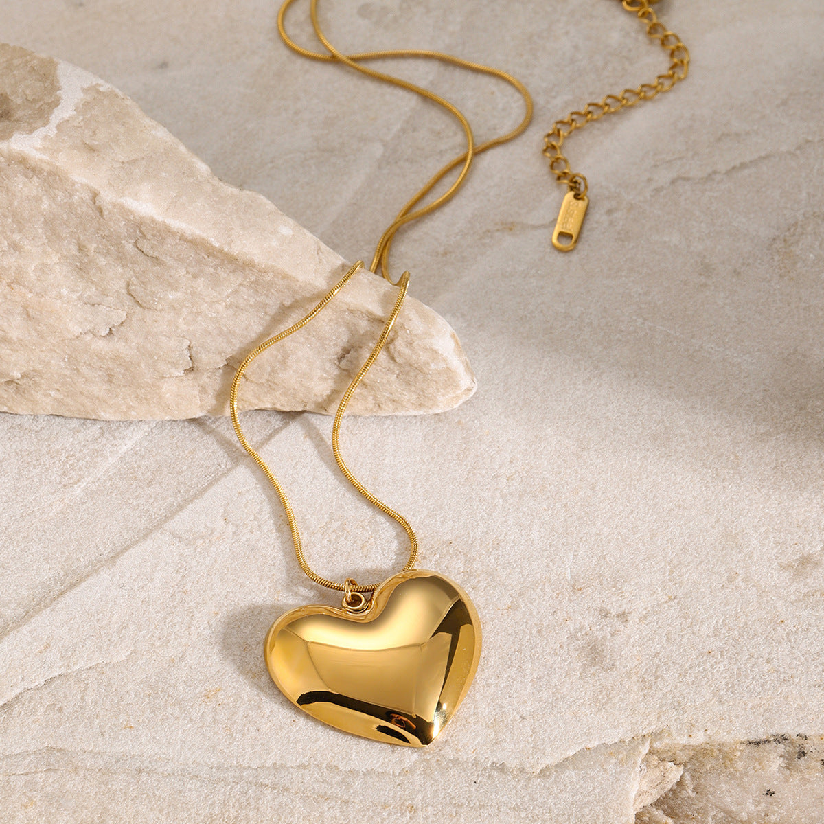 Elegant Heart Pendant Necklace – Hypoallergenic 18k Gold-Plated Stainless Steel, Adjustable 17-19 Inches, Lightweight Design 3