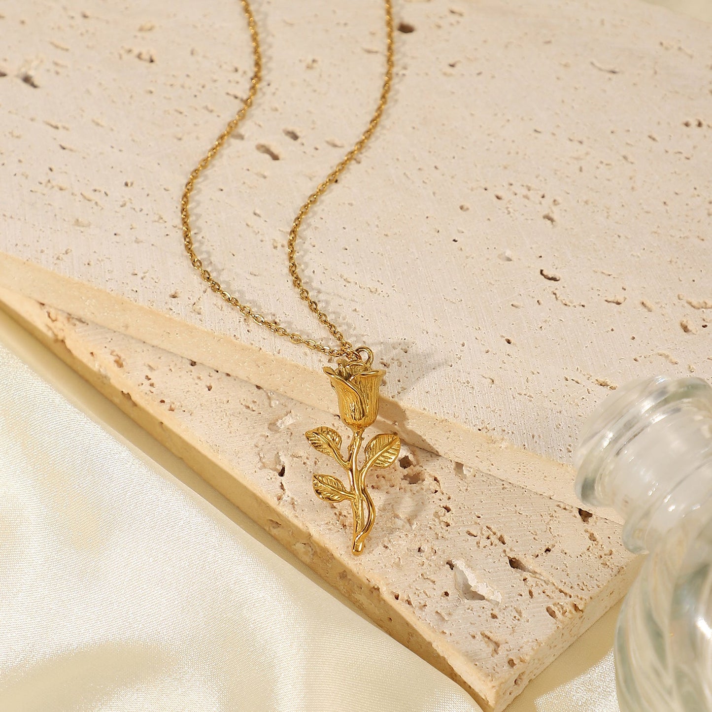 Elegant Hypoallergenic Gold Rose Necklace with Delicate Gold Chain – Waterproof 16 Inch Accessory for Women 3