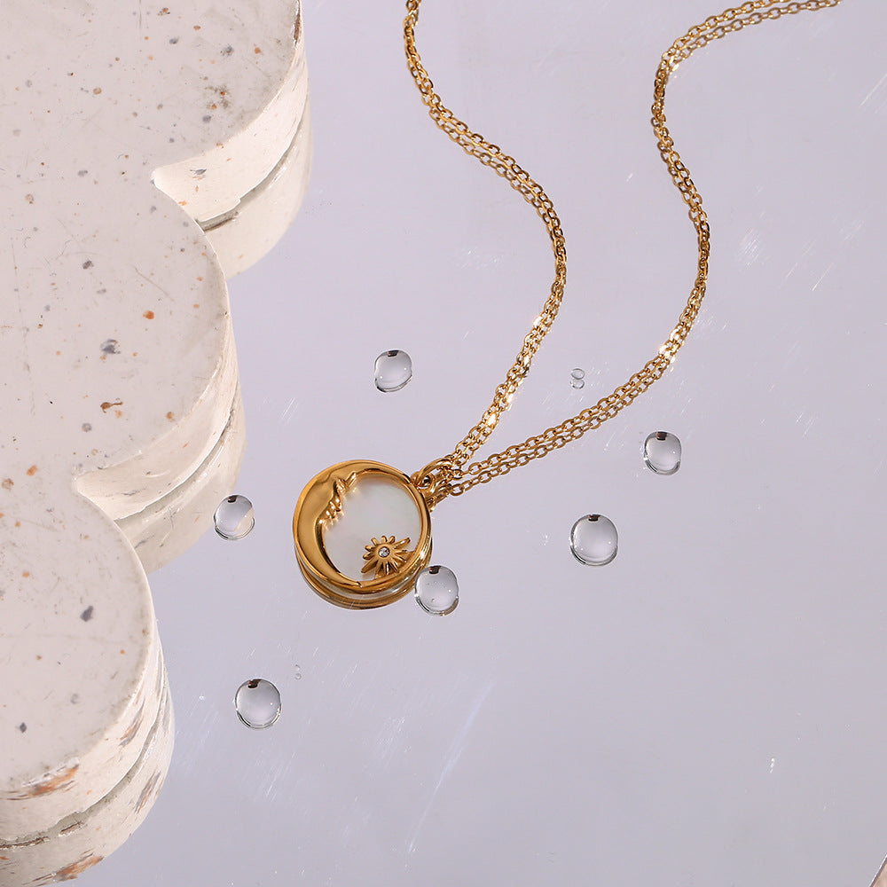 Elegant Star-Inspired Gold Necklace with AAAAA Diamond Simulants – 18K Gold Finish 2