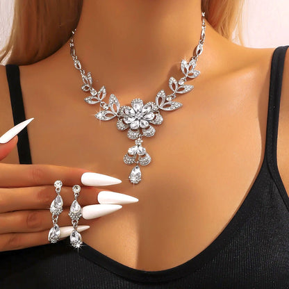 Floral Black and Gold Diamond Necklace and Earring Set – Elegant Jewelry Collection 8