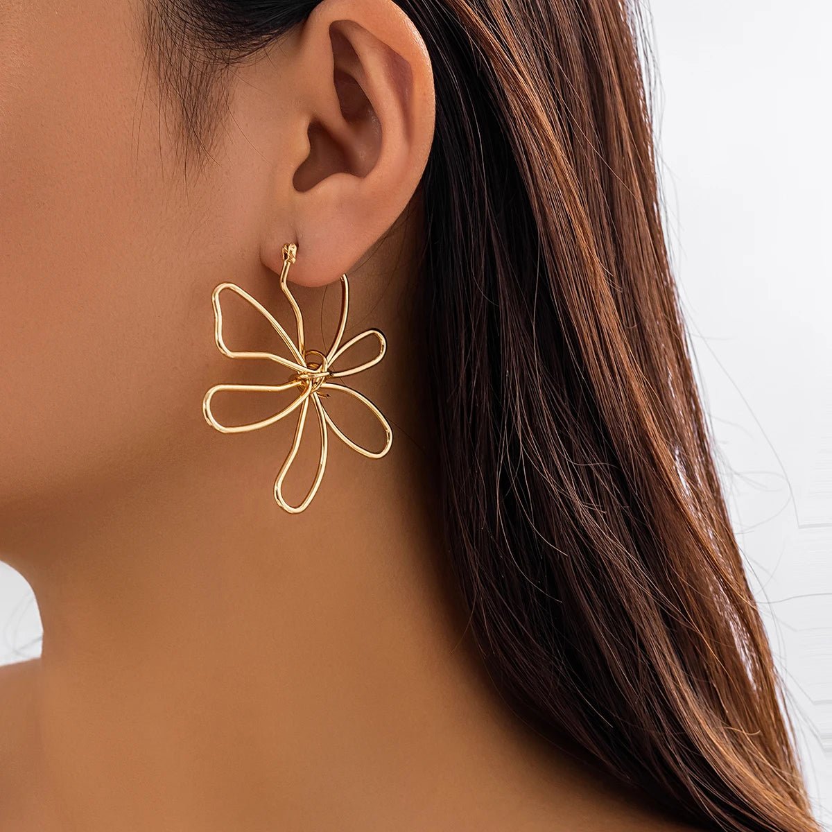 Women's Gold Floral Earrings Stainless Steel Elegant Design - 3