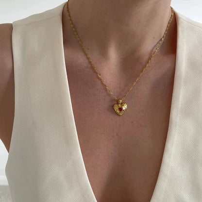 Gold Heart Necklace for Women – 18K Gold Plated Twisted Chain, Hypoallergenic and Waterproof Design 1