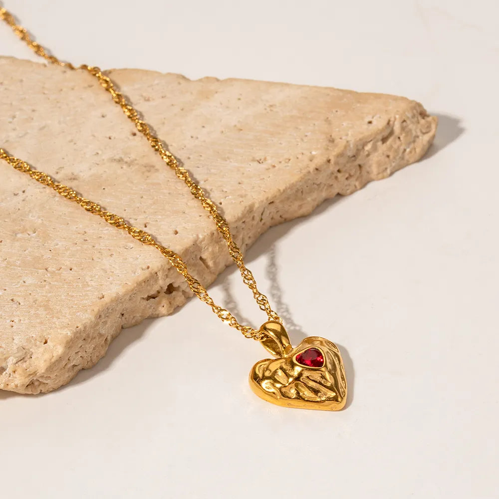 Gold Heart Necklace for Women – 18K Gold Plated Twisted Chain, Hypoallergenic and Waterproof Design 2