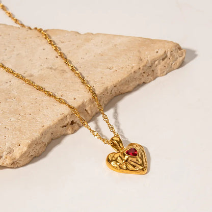 Gold Heart Necklace for Women – 18K Gold Plated Twisted Chain, Hypoallergenic and Waterproof Design 2