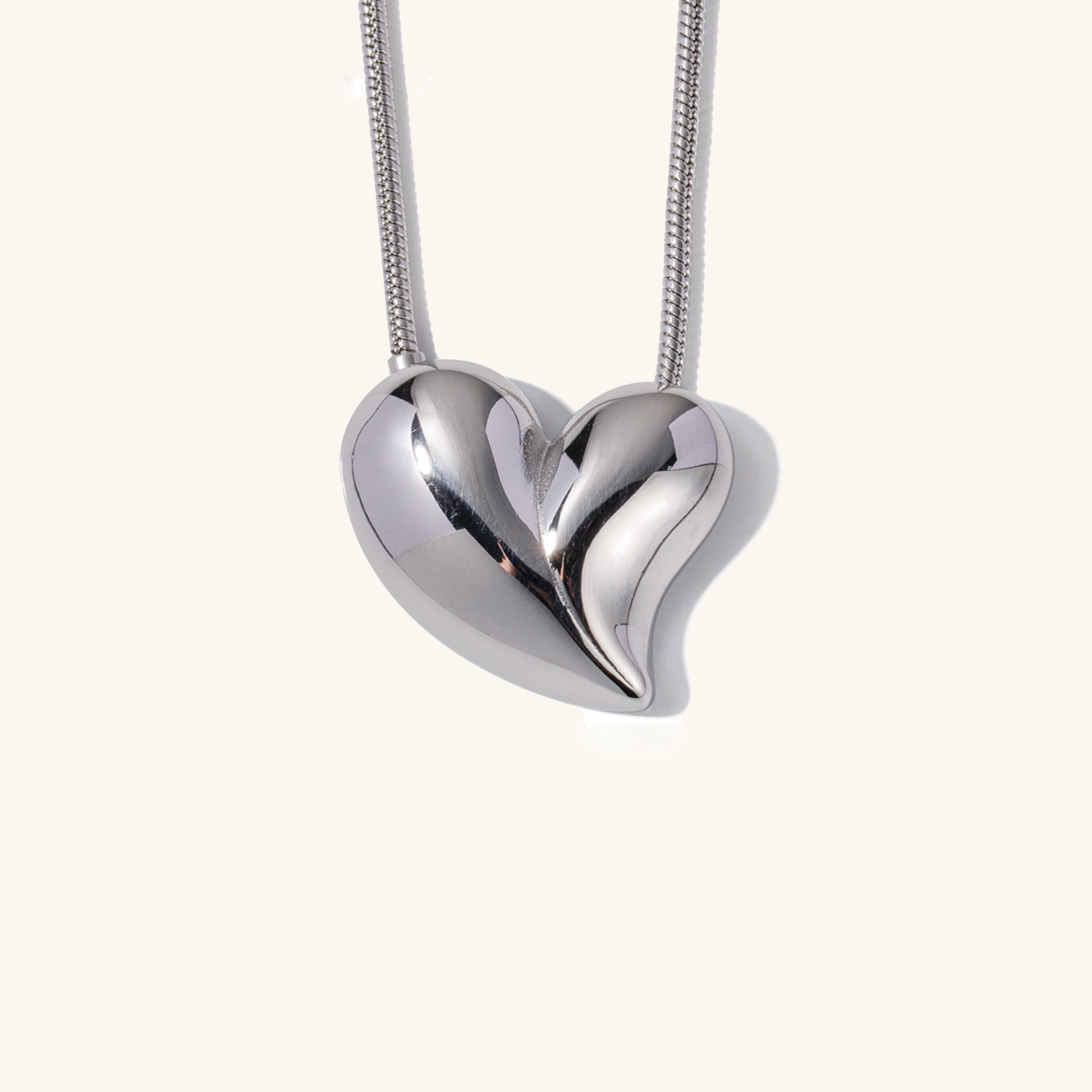 Gold Heart Pendant Necklace – 18k Gold-Plated Stainless Steel, Waterproof, Elegant Jewelry for Women 2
