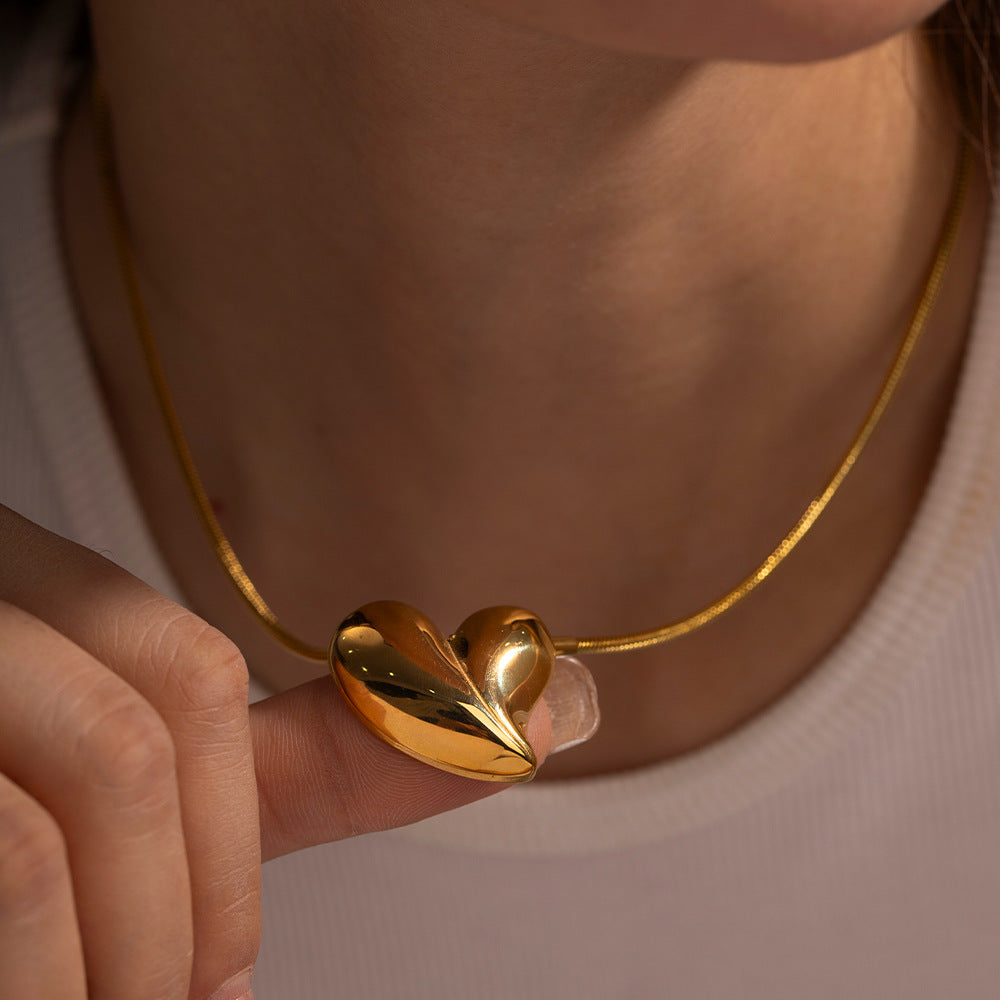 Gold Heart Pendant Necklace – 18k Gold-Plated Stainless Steel, Waterproof, Elegant Jewelry for Women 3