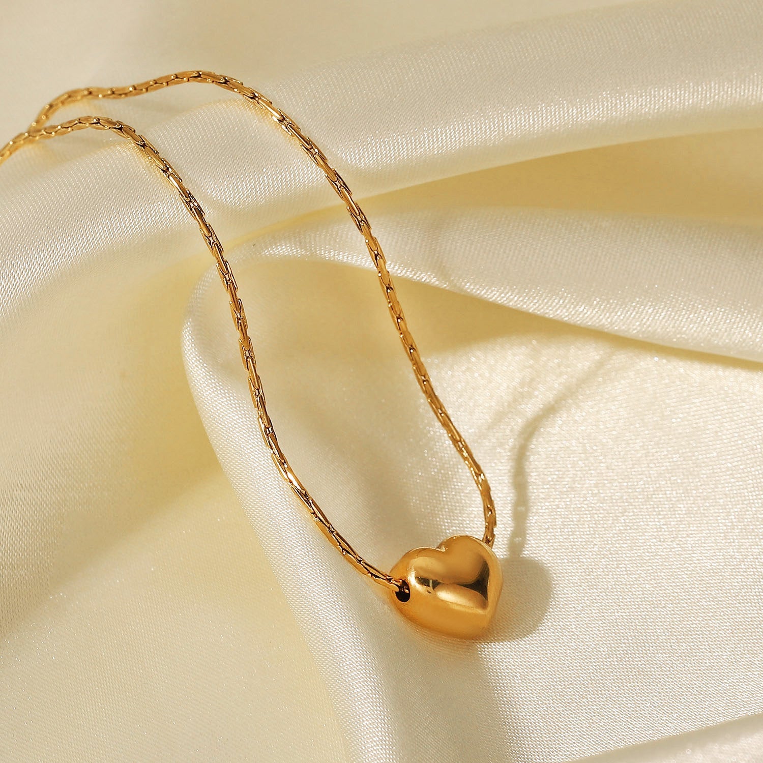 Gold Heart Pendant Necklace for Women – Hypoallergenic Stainless Steel, 15-Inch Length, Elegant Design for All Occasions 6