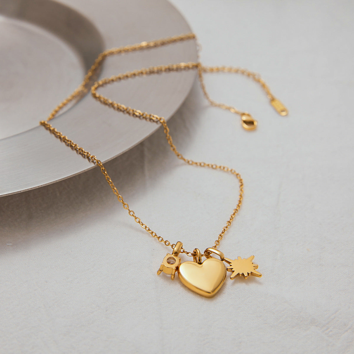 Gold Locket Necklace with Hand-Engraved Mom Charm – Waterproof, Hypoallergenic, 16-Inch Length, 17 mm Pendant 3