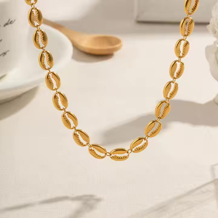 Gold Seashell Necklace for Women – 18k Gold-Plated, Waterproof, Hypoallergenic, 16-Inch Adjustable Chain 3