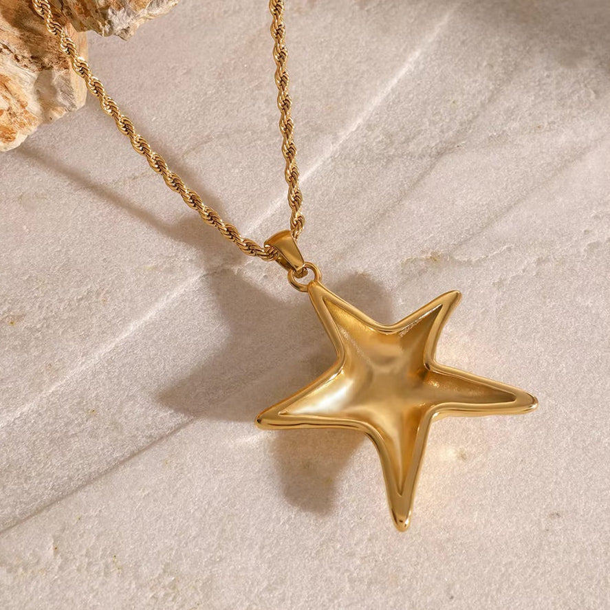 Gold Starfish Necklace for Women – Elegant 18k Gold Plated Pendant on Waterproof Chain, Hypoallergenic and Lightweight 4