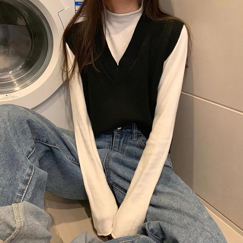 Knitted Sleeveless V-Neck Sweater Vest 2