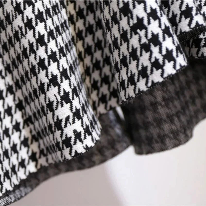 Women's Ruched High-Waist Trumpet Midi Skirt in Houndstooth – additional view | Hensley London