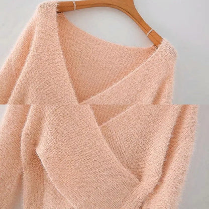 Loose-fitting Knitted V-Neck Cropped Top Sweater 4