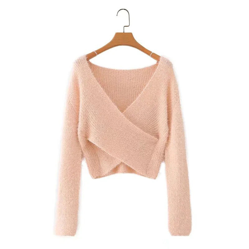 Loose-fitting Knitted V-Neck Cropped Top Sweater 6