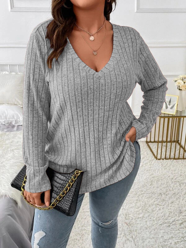 Women's Ribbed V-Neck Long-Sleeve Pullover Top in Light Gray – Product view | Hensley London