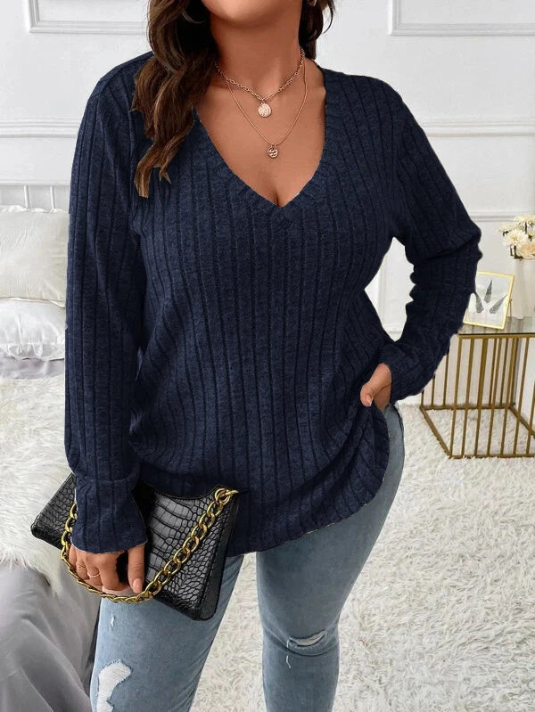 Women's Ribbed V-Neck Long-Sleeve Pullover Top in Navy – Product view | Hensley London