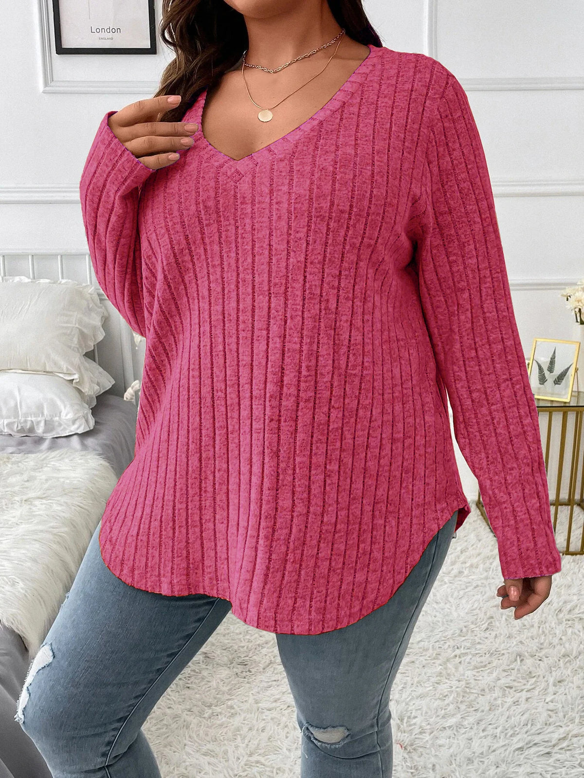 Women's Ribbed V-Neck Long-Sleeve Pullover Top in Rose Red – Product view | Hensley London