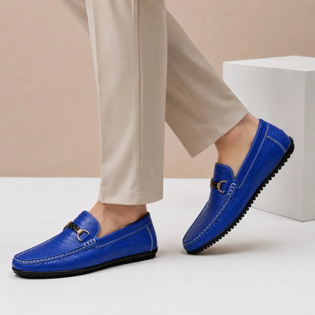 Men's Textured Bit-Detail Driving Loafers in Blue – Product view | Hensley London