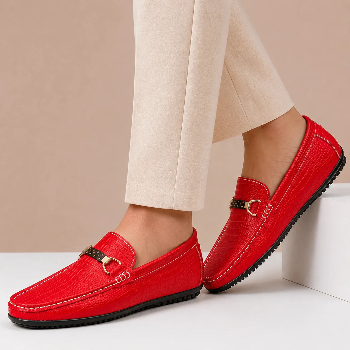 Men's Textured Bit-Detail Driving Loafers in Red – Product view | Hensley London