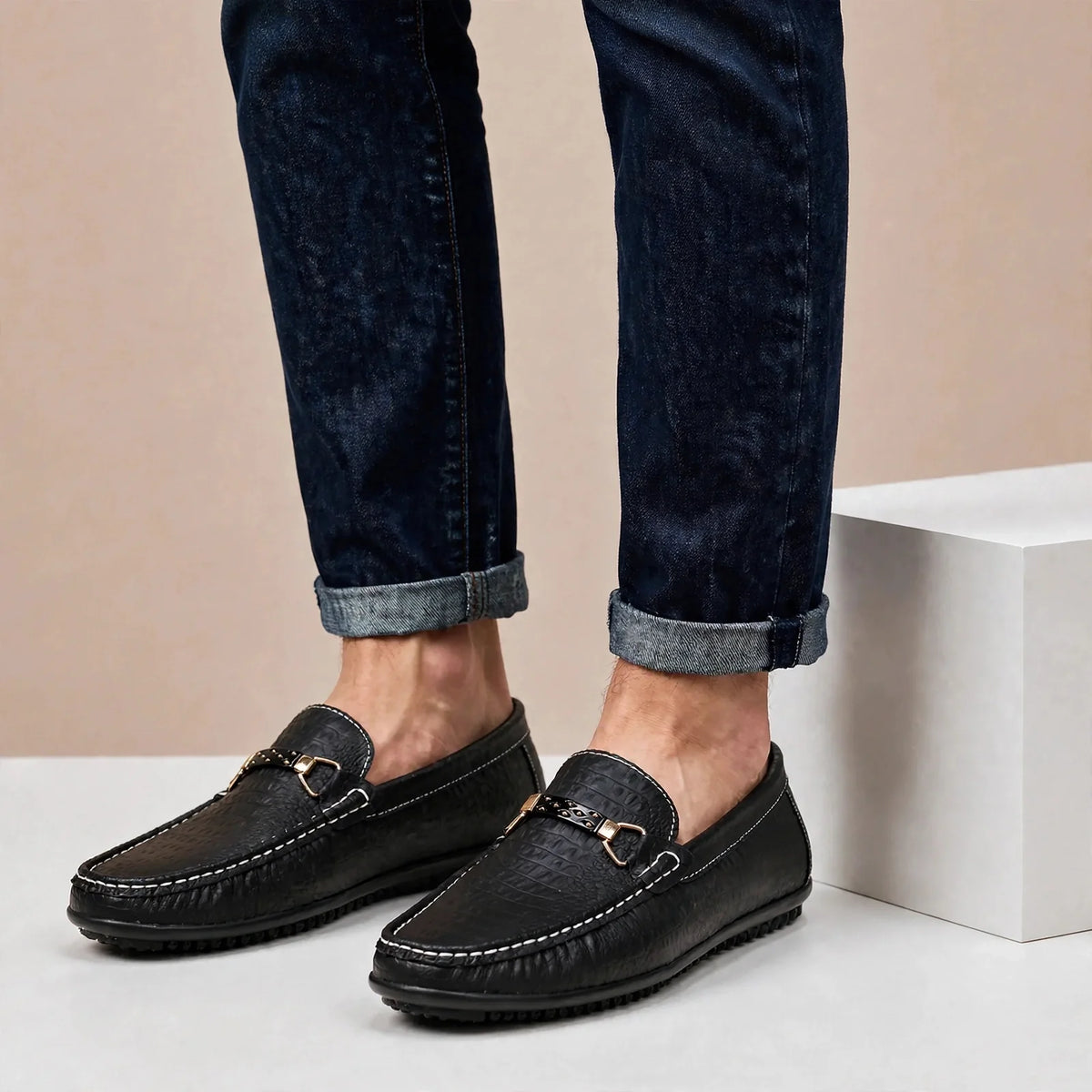 Men's Textured Bit-Detail Driving Loafers in Black – Product view | Hensley London