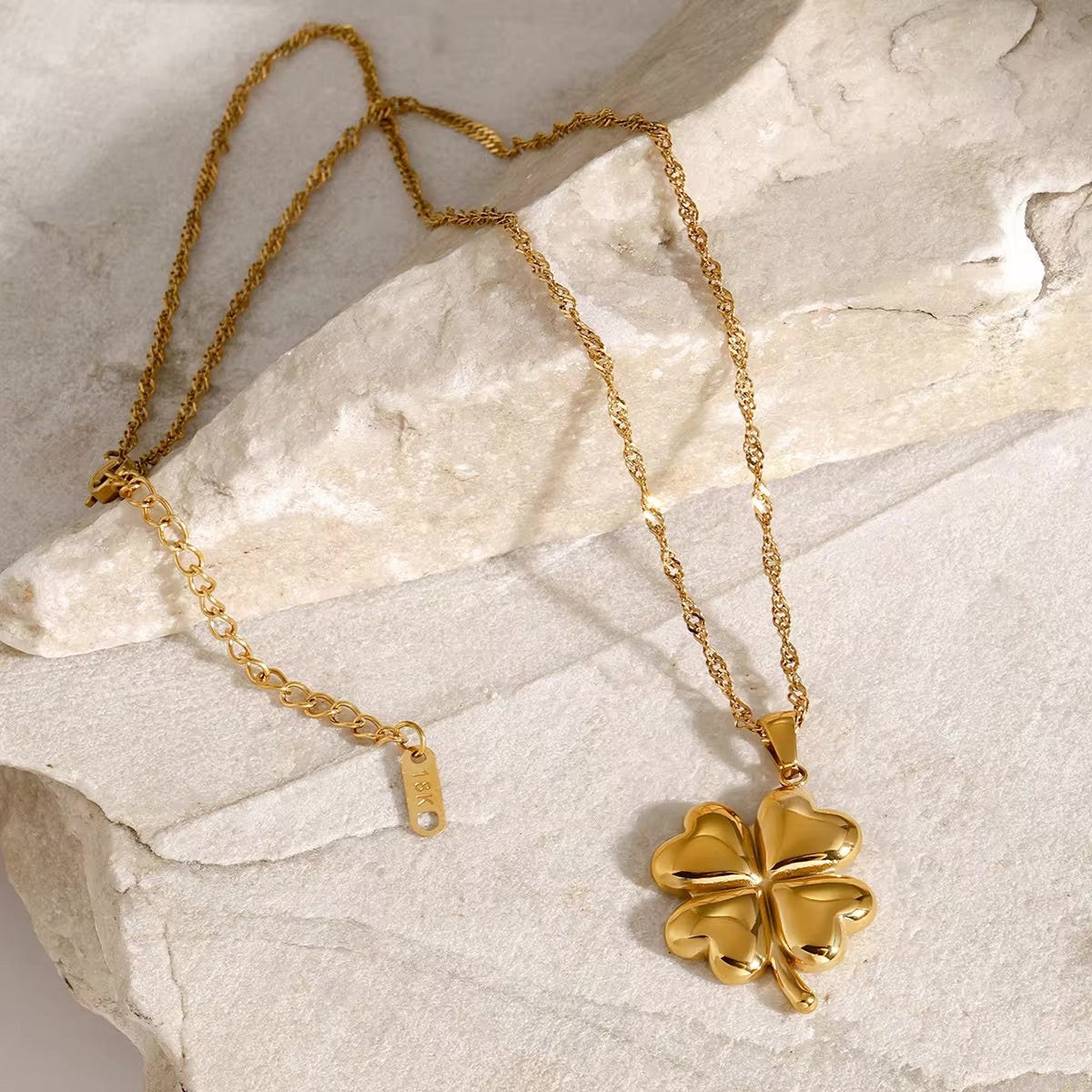 Minimalist 18k Gold Clover Necklace for Women – Hypoallergenic, Waterproof Everyday Jewelry 2